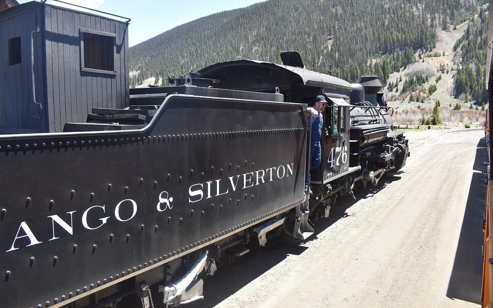 K-28 476 at the head of a train. The line appeared on screen in 1956 and again in 1969.